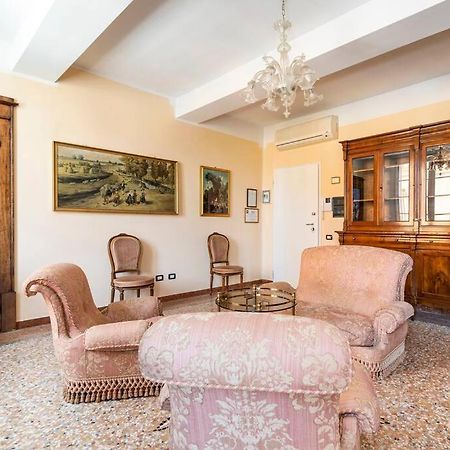 Elegant Apt, Wi-Fi And Garden Lägenhet Bologna Exteriör bild