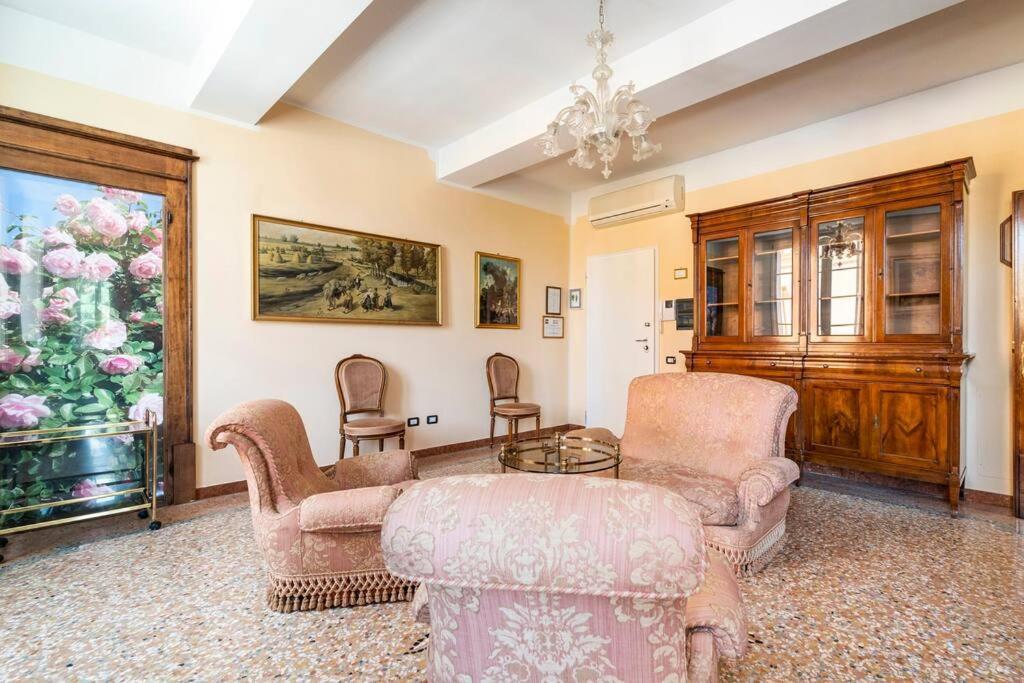 Elegant Apt, Wi-Fi And Garden Lägenhet Bologna Exteriör bild